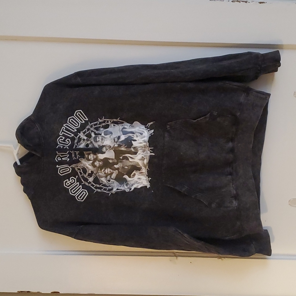 Unofficial One Direction Merchandise - Black vintage wash 1D sweatshirt - M